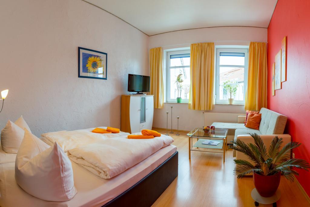 Hotel Am Mueritzhafen Garni Waren  Ngoại thất bức ảnh