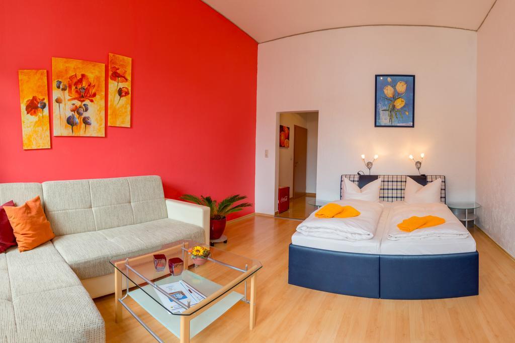 Hotel Am Mueritzhafen Garni Waren  Ngoại thất bức ảnh