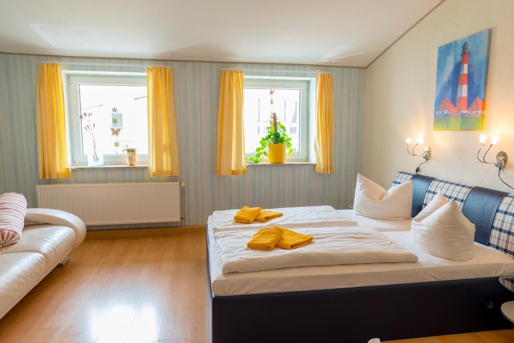 Hotel Am Mueritzhafen Garni Waren  Ngoại thất bức ảnh