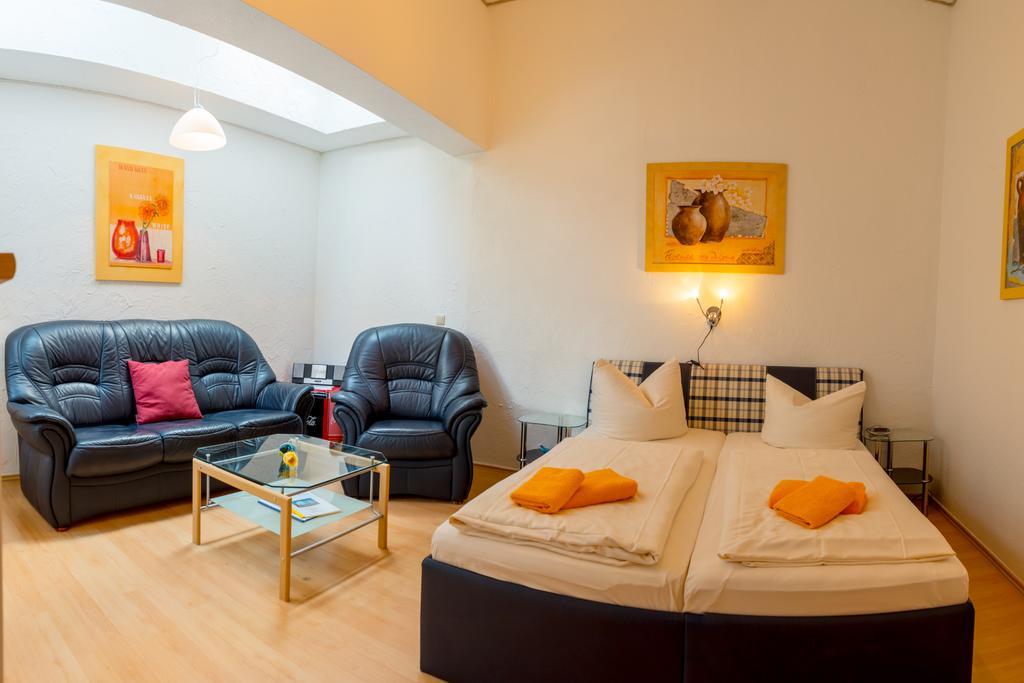 Hotel Am Mueritzhafen Garni Waren  Ngoại thất bức ảnh
