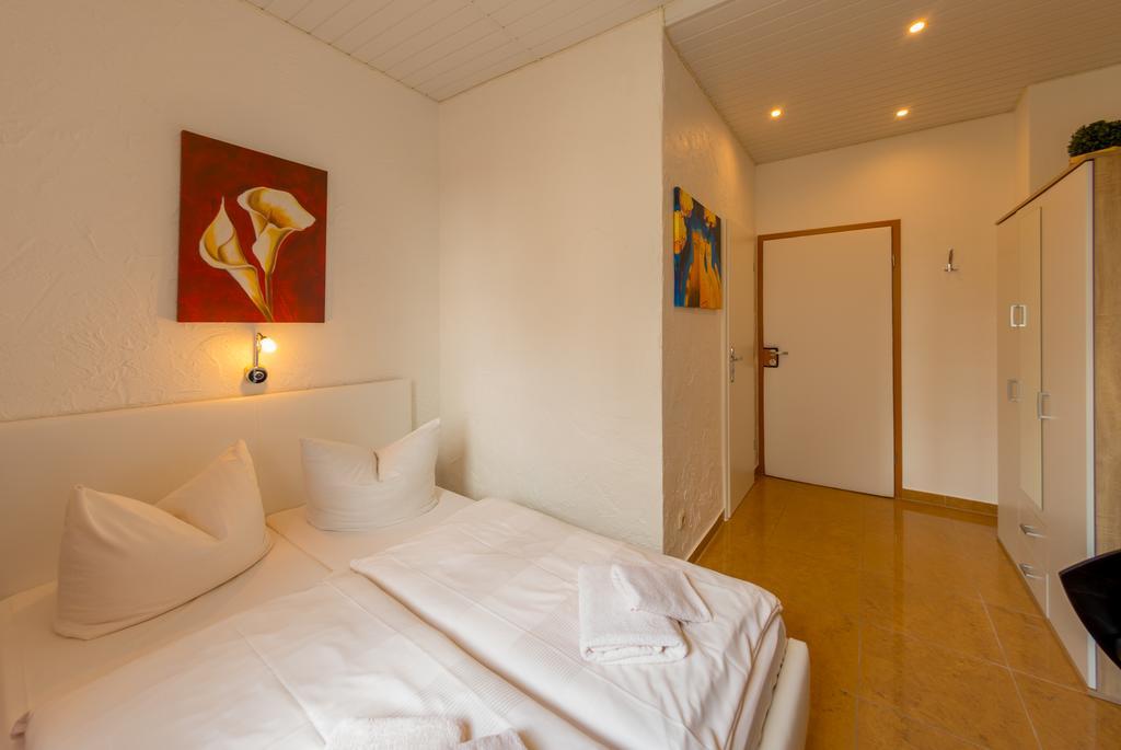 Hotel Am Mueritzhafen Garni Waren  Ngoại thất bức ảnh