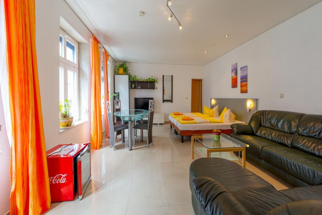 Hotel Am Mueritzhafen Garni Waren  Ngoại thất bức ảnh