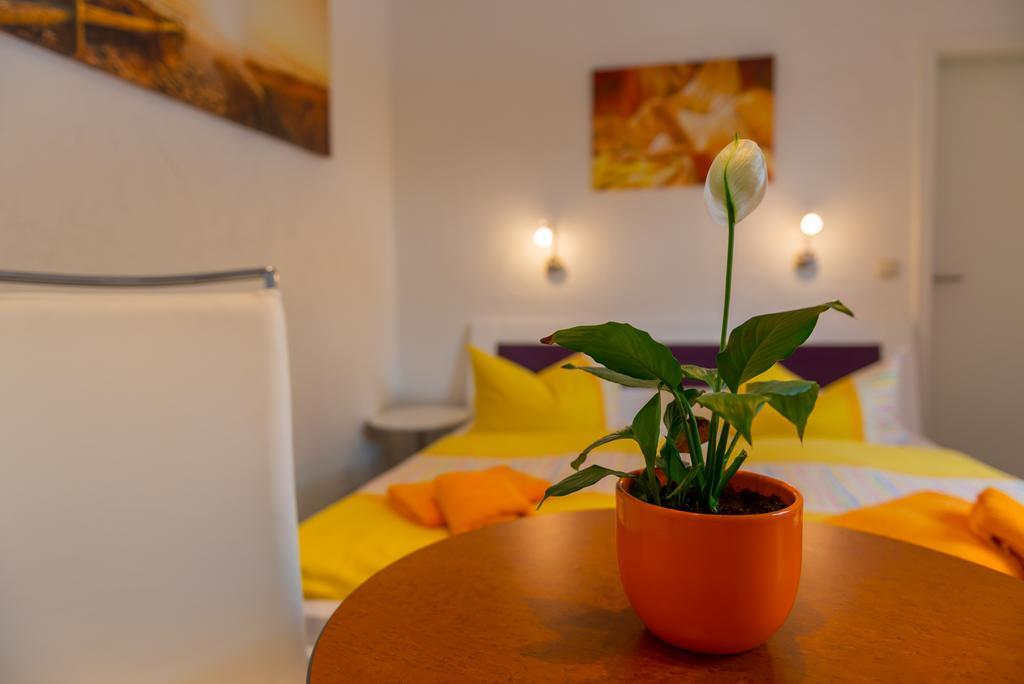 Hotel Am Mueritzhafen Garni Waren  Ngoại thất bức ảnh