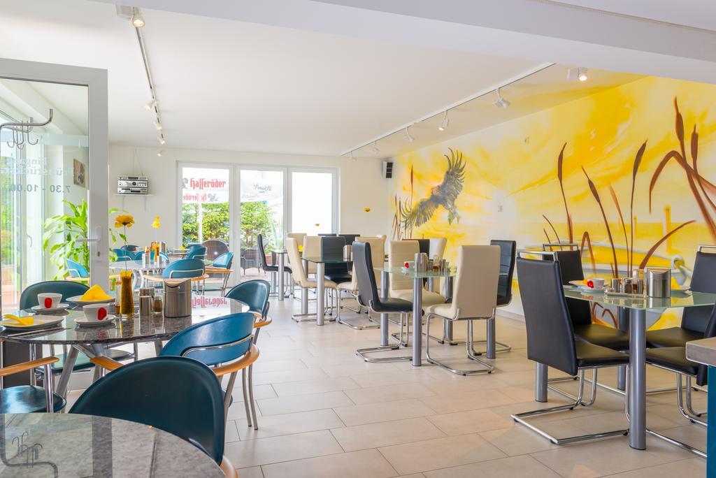 Hotel Am Mueritzhafen Garni Waren  Ngoại thất bức ảnh