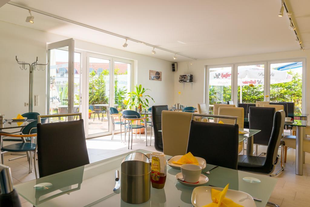 Hotel Am Mueritzhafen Garni Waren  Ngoại thất bức ảnh